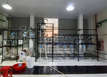 Khách hàng Hoa Kỳ tùy chỉnh hệ thống sản xuất Ruthenium Trichloride với giải pháp lò phản ứng thủy tinh tích hợp