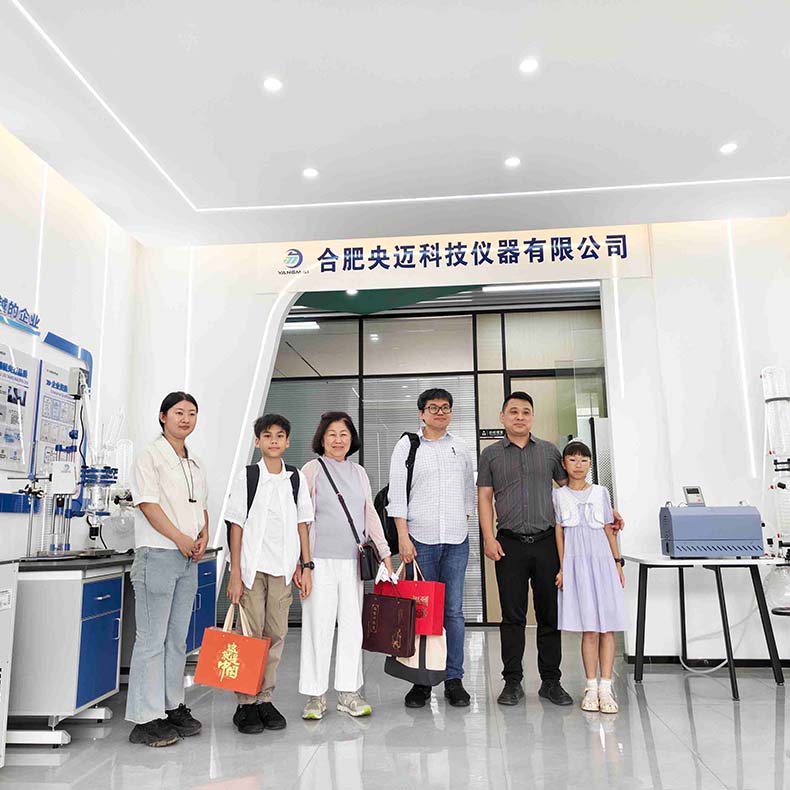 Khách hàng Indonesia đến thăm nhà máy, lên kế hoạch hợp tác sâu hơn