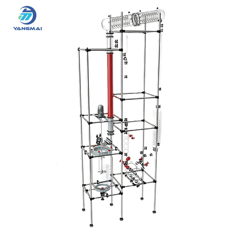 Cột chưng cất thủy tinh dùng để tách và tinh chế các chất trung gian dược phẩm.